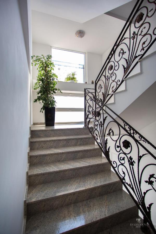 Hotel Dardani Косовска-Митровица Экстерьер фото